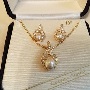 Pearl and crystal necklace and earring set